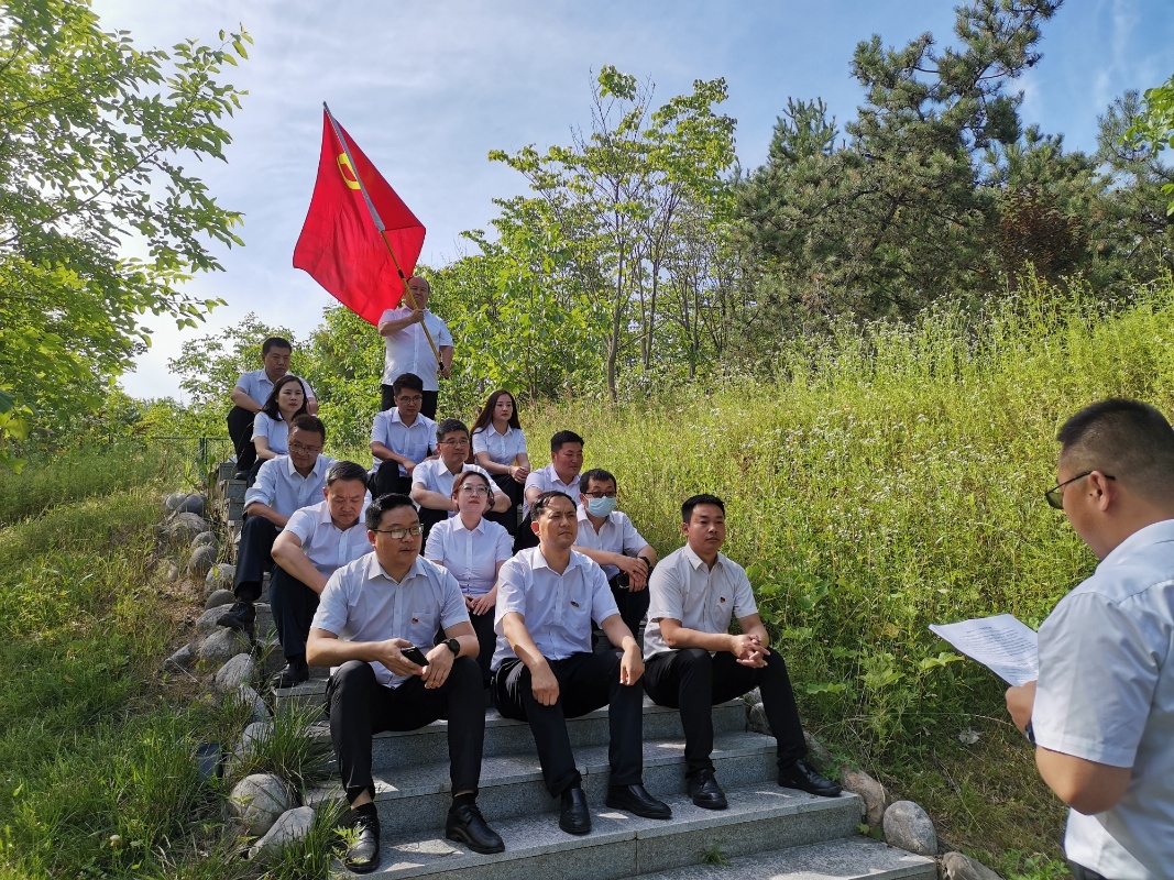 主題教育丨深圳廣電銀通西北分公司開展“黨課搬到紅色現場，主題教育入腦入心”主題黨日活動